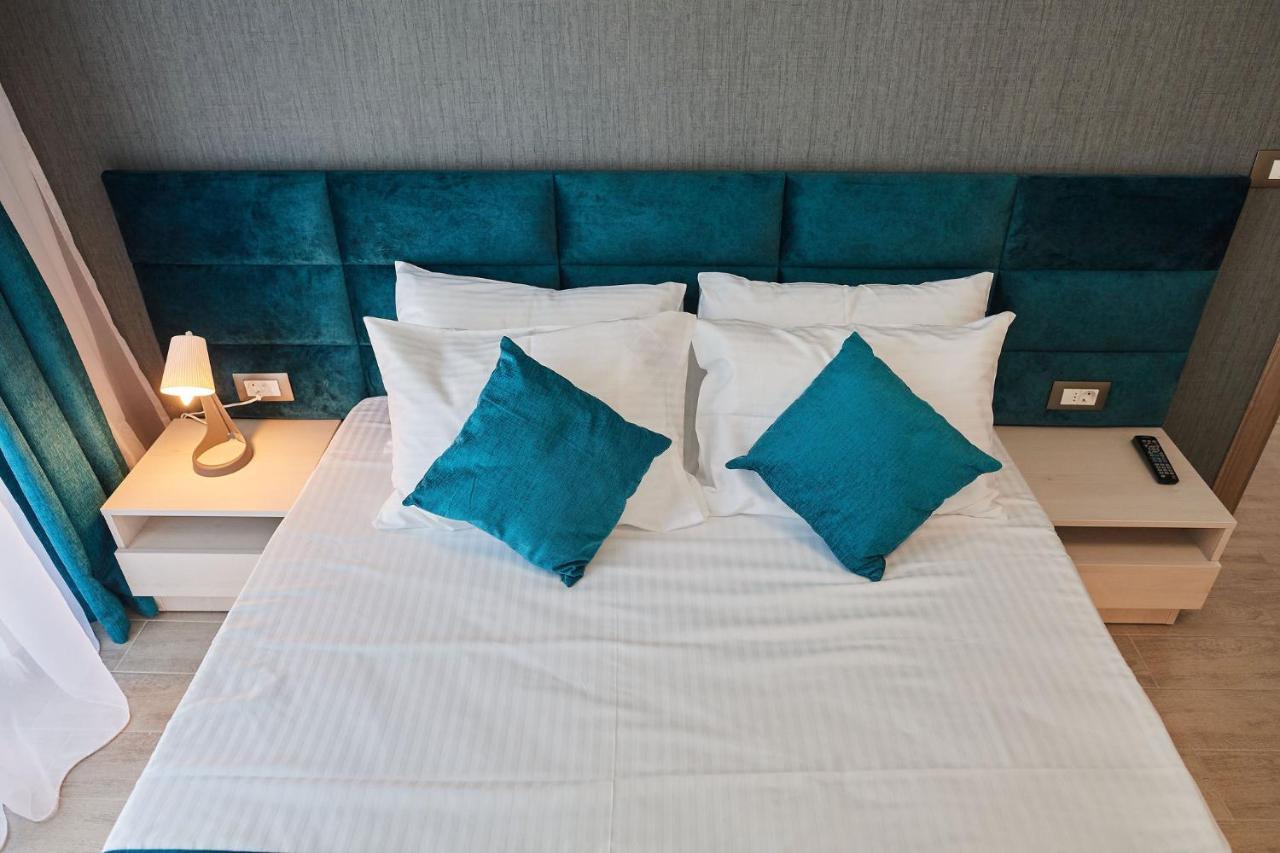 Sea Love Apt Spa N Pools Beach Resort Năvodari Eksteriør billede