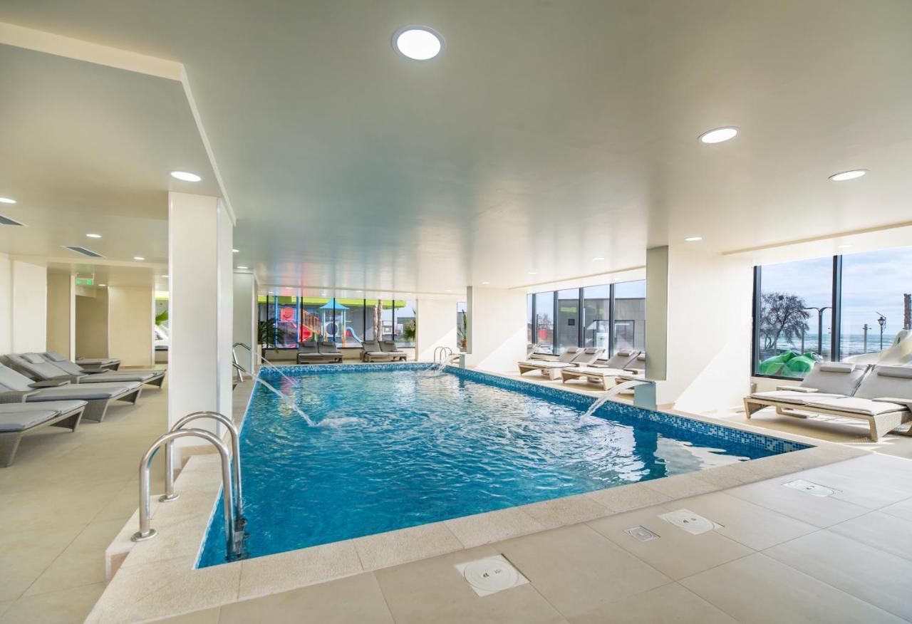 Sea Love Apt Spa N Pools Beach Resort Năvodari Eksteriør billede